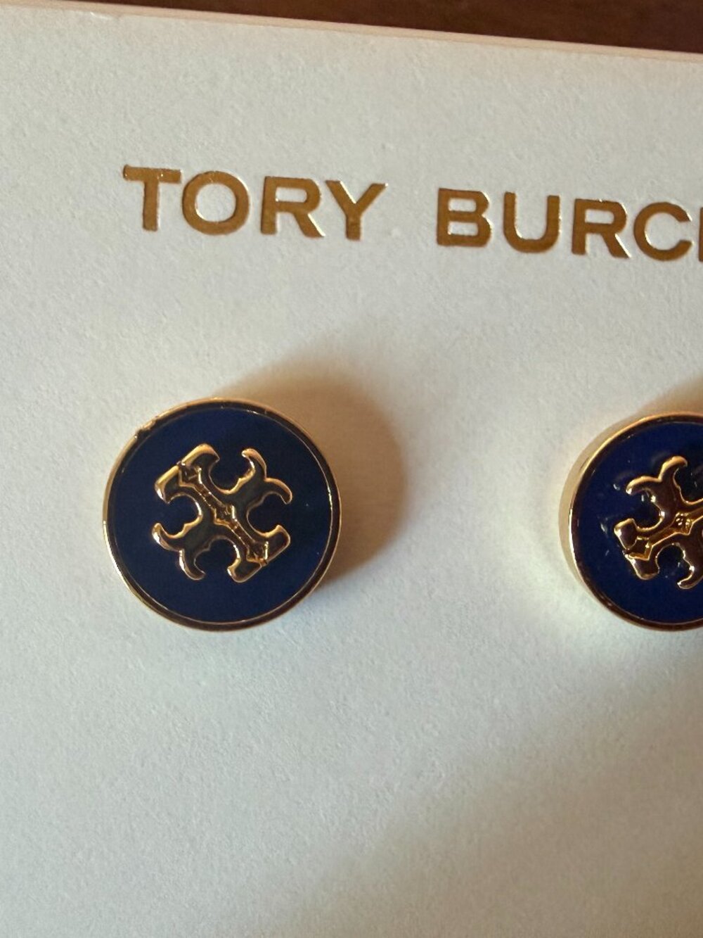 TORY BURCH Brand new Logo stud earrings original packaging Enamel & gold